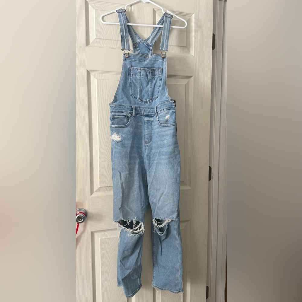 Women’s American Eagle, size 8, Distressed Denim Overalls